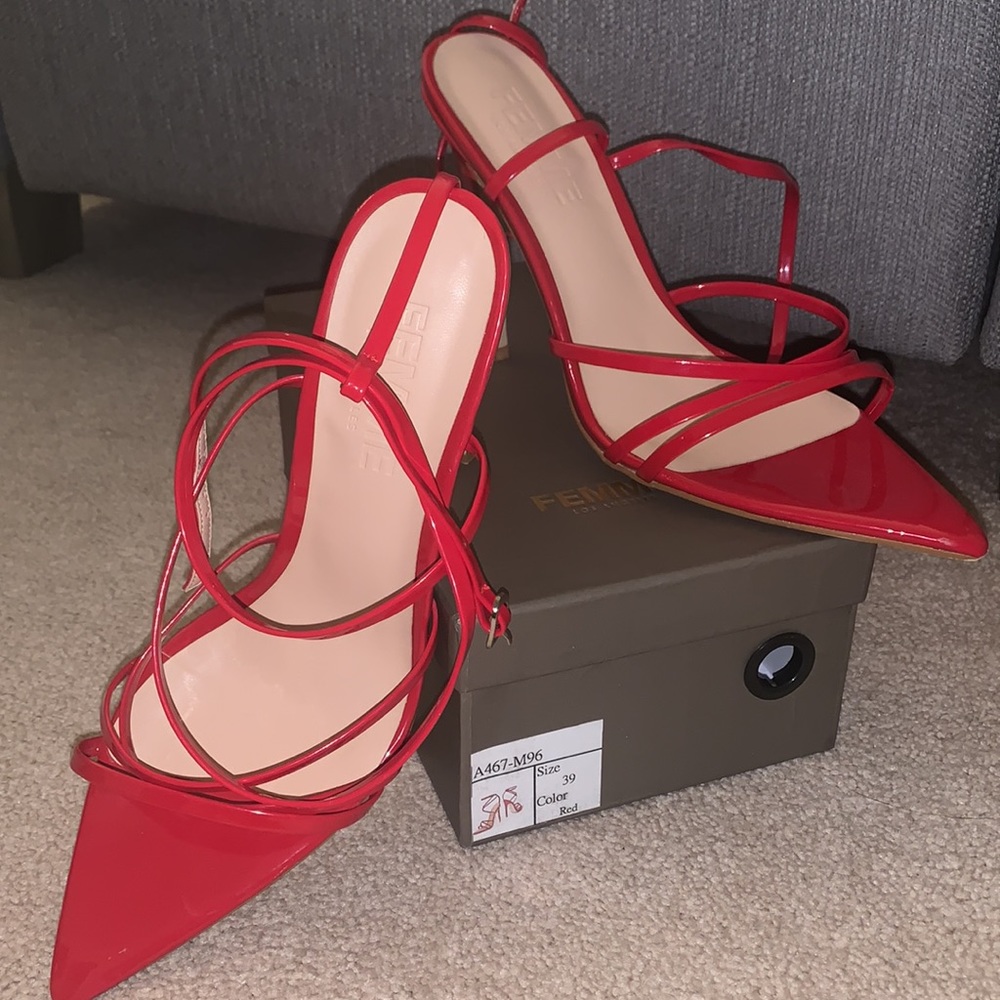 LA FEMME - Red pointed heeled sandals (sz 39)